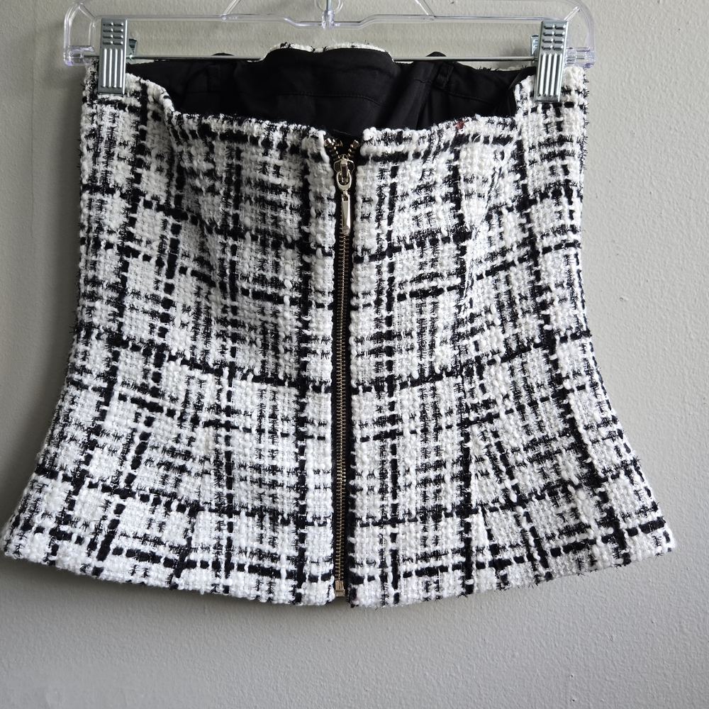 White House Black Market Black and White Pleated A-Line Crop Top - Picture 2 of 3